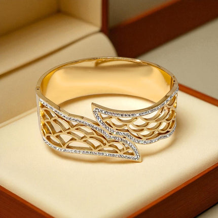Luxury Gold Plated Anti Tarnish Fashion Bracelet for Girls & Women