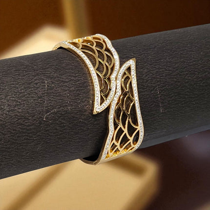 Luxury Gold Plated Anti Tarnish Fashion Bracelet for Girls & Women