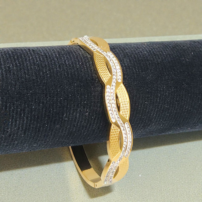 Gold Plated Stainless Steel Anti Tarnish Bracelet with Stone
